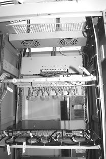 两男子深夜盗窃通讯设备 破坏网络设施被依法刑拘